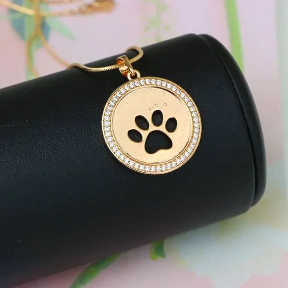 "Rose Gold Circle Pendant with Paw Print Cutout and Stone Border, XPPT1242 - Picture 2 of 11